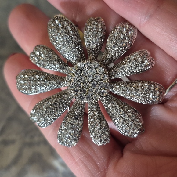 Vintage Rhinestone Crystal Flower Daisy Brooch - Picture 5 of 5